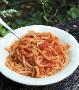 Cucina Povera's Pasta with Garlic Tomato Sauce